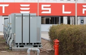 Tesla to unveil 5kW home storage, 200kW commercial storage systems