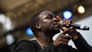 Rap-artist Akon smacks that kerosene out of Africa, with solar academy