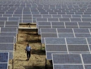 India energy minister says solar power now cheaper than coal