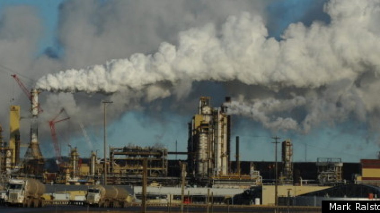 Canadian oil capital Alberta unveils carbon tax coal phase out