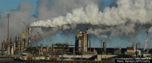 Canadian oil capital, Alberta, unveils carbon tax, coal phase-out