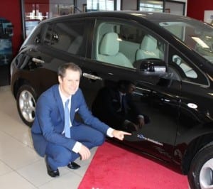 Dubbo mayor drives fully electric Nissan Leaf, powered by the sun