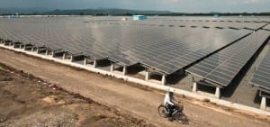 Wind and solar power boom worldwide