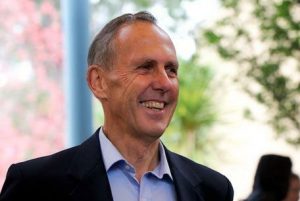 Bob Brown will “sit in the way” of bulldozers if Adani coal mine goes ahead