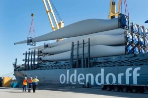 Photo of the Day: Biggest wind turbine blades arrive in Australia