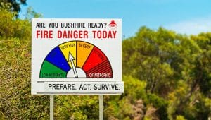 Experts slam Morrison’s false equivalence between emissions targets and hazard reduction