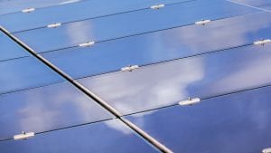 Researchers use ‘trick of the light’ to eliminate flaws in next-gen solar cells