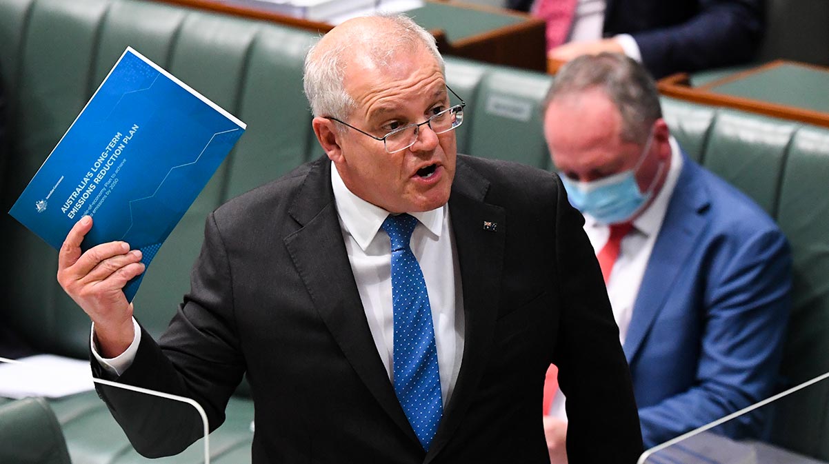 Australian Prime Minister Scott Morrison speaks during House of Representatives Question Time. (AAP Image/Lukas Coch)