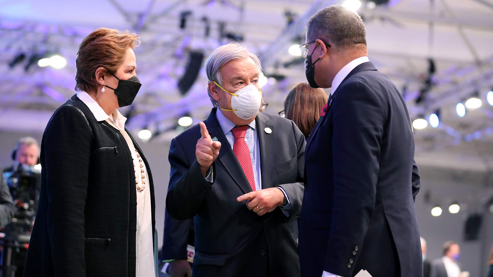 UNFCCC Executive Secretary Patricia Espinosa, UN Secretary-General António Guterres, and COP 26 President Alok Sharma in discussion during COP26 in Glasgow. Credit: IISD/ENB.