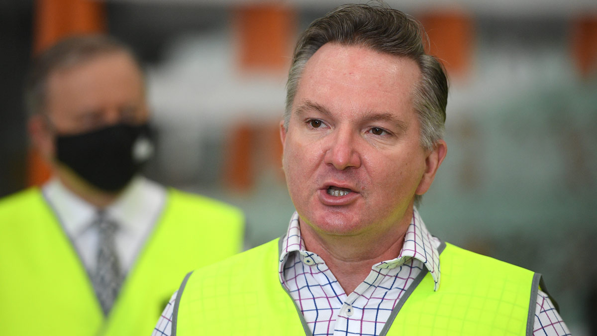 Labor's shadow Minister for Climate Change and Energy, Chris Bowen. (AAP Image/Dan Himbrechts)