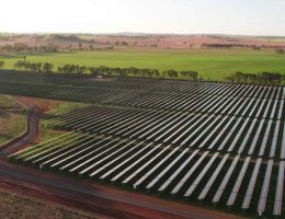 Huge NSW solar and battery project nudges boundary fence to fend off community concerns