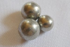 Zinc-air batteries get dramatic boost from low-cost metal breakthrough