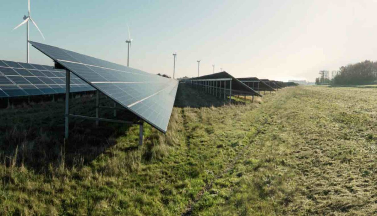 Energy Insiders Podcast: Wind and solar deal killer blow to fossil fuels - Vimarsana News