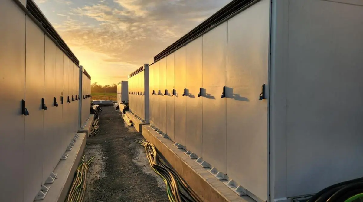 Tesla Megapack units at Bouldercombe battery project