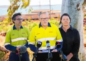 Albanese tells Murdoch conference that Australia risks being left behind on renewables