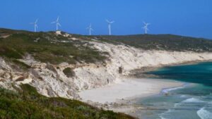 Decommissioned wind farm sends old turbines to school, others back to work