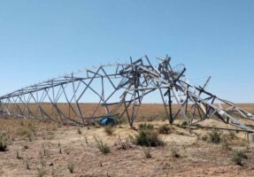 Batteries to turn Kalgoorlie into massive micro-grid after storms tear down network, and gas fails
