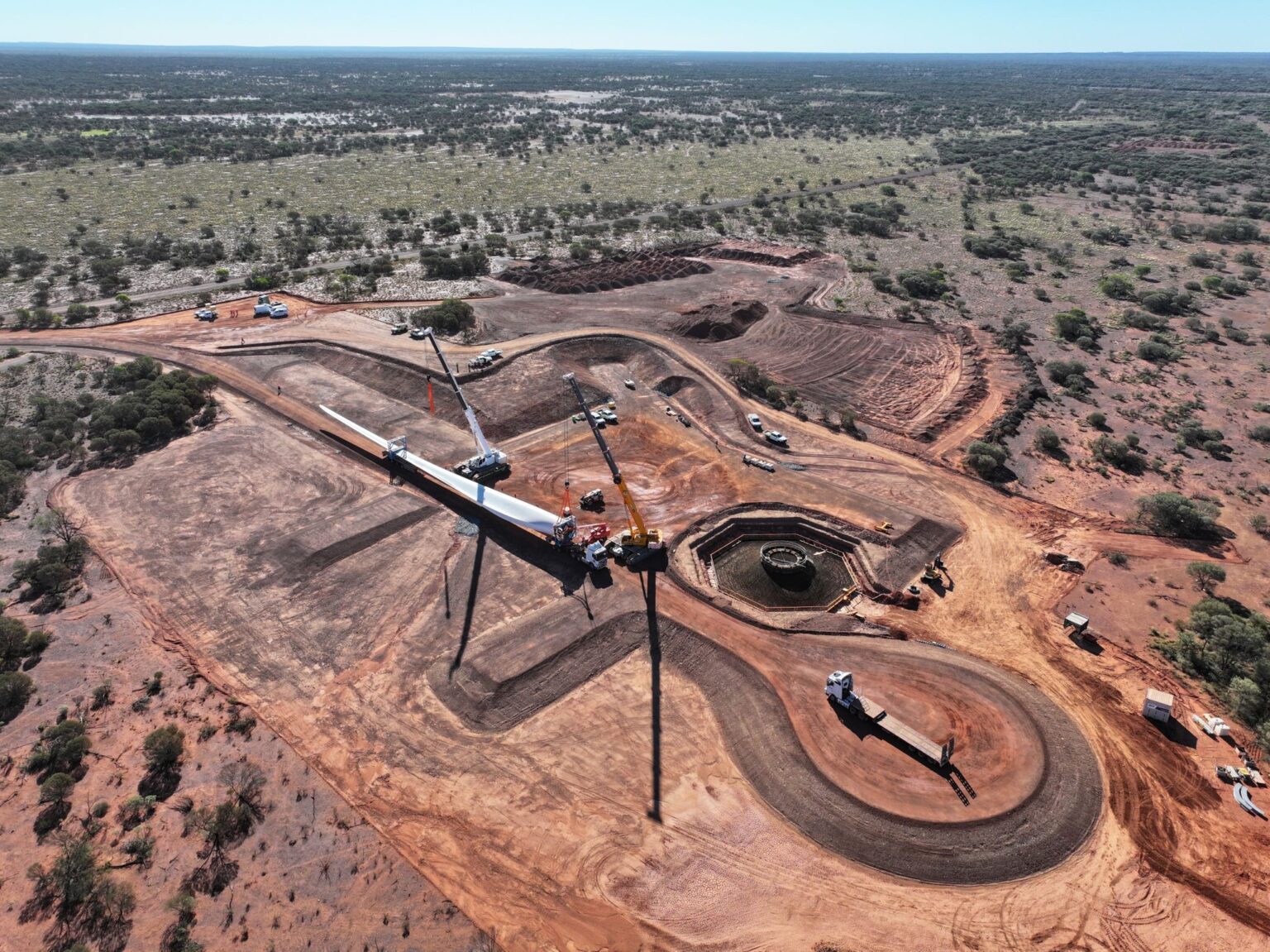 Blades for wind project at remote gold mine arrive after 850km journey ...