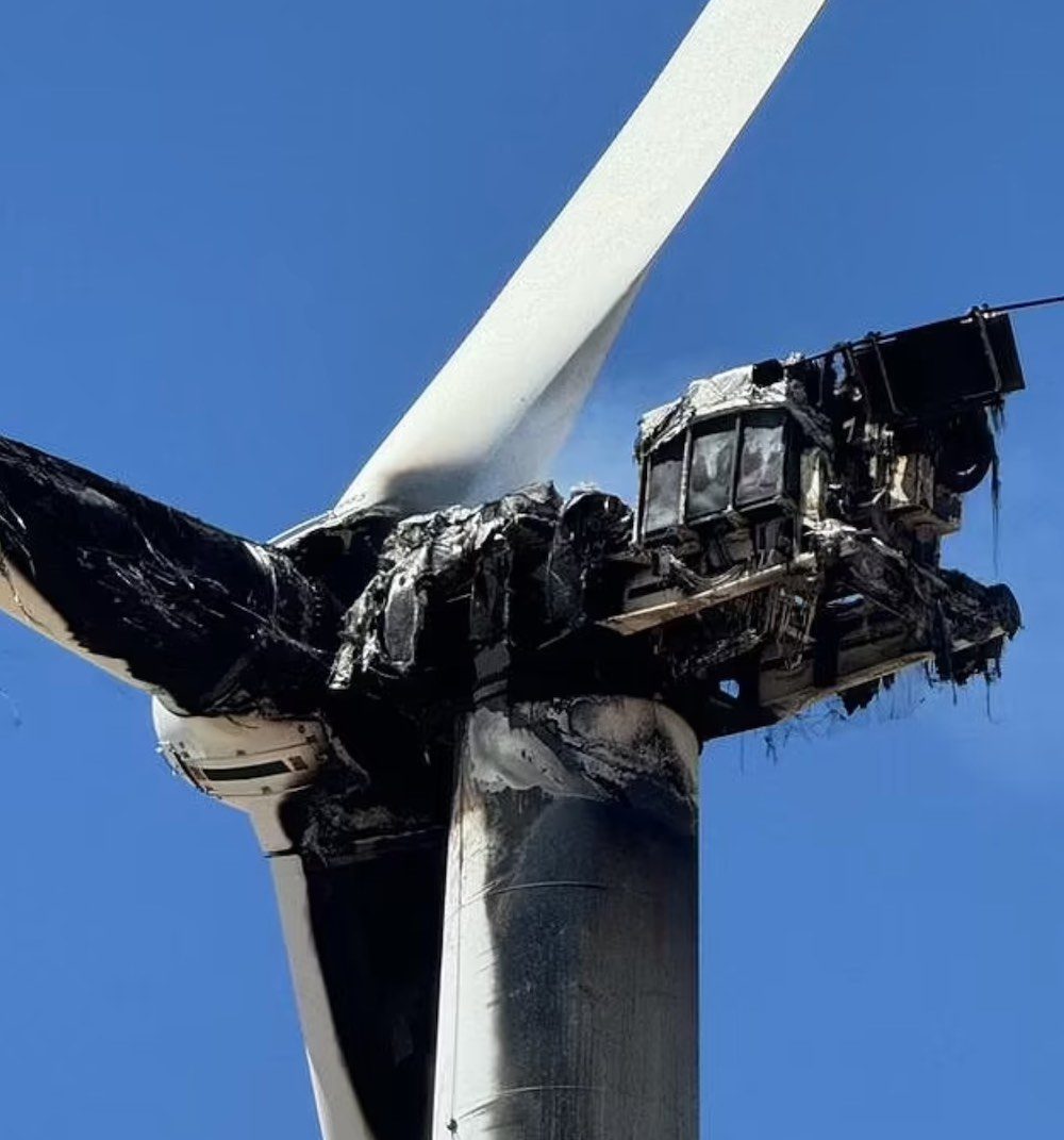 Fire destroys wind turbine at Pacific Blue s Clements Gap