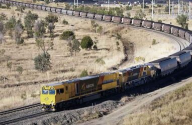 Aurizon train