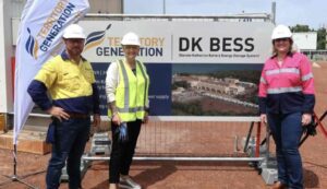 Bowen backs NT renewables drive with $250 million for batteries, solar and grid upgrades