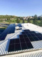 Rooftop solar makes record contribution to grid as home battery push announced