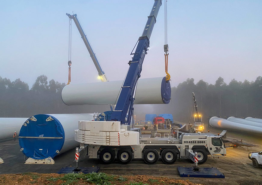 The delivery of components at the Stockyard Hill Wind Farm (Credit: Goldwind).