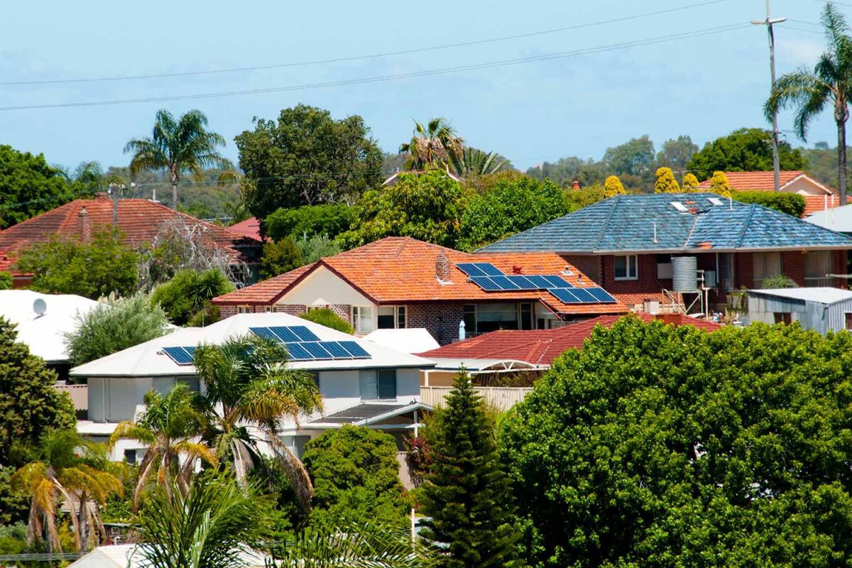 Rooftop solar northern Aus small iStock-1072935272