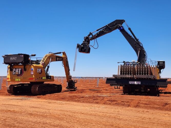 Cloudbreak solar, fortescue, built robotics