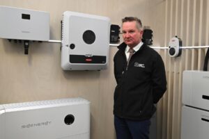 “Remarkable milestone:” Bowen says home battery installations continue to surge, pass 400,000