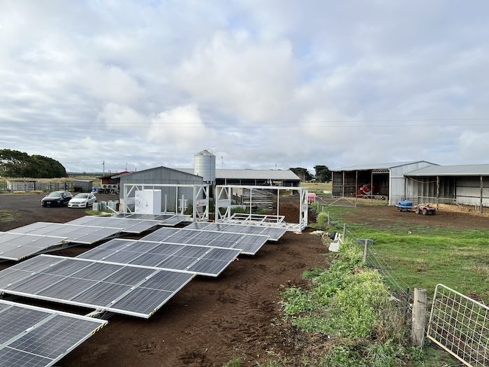 105 kW PHNXX solar system at Peter Mulheron's dairy farm. Image: Phnxx
