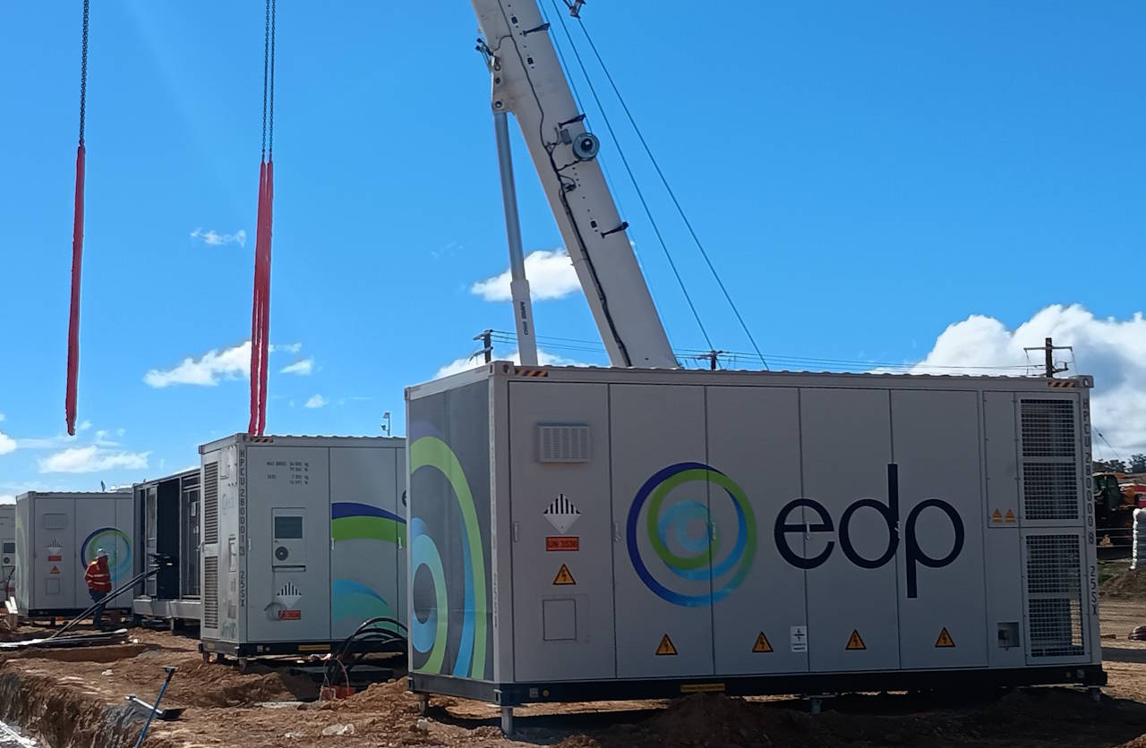 How to Develop an ‘Islandable’ Solar-Battery Microgrid for a Remote, Bushfire-Prone Town
