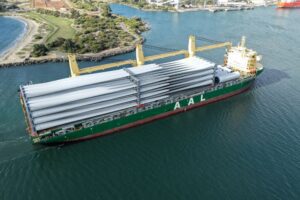 Huge delivery of wind turbine components arrives in port, ahead of 450 km road journey