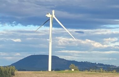 Wind Turbine Blade Failure at Victoria Wind Farm: Questions and Answers