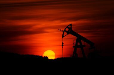 10 Strategic Moves for Renewables and EV Industries Amid the Oil Crisis