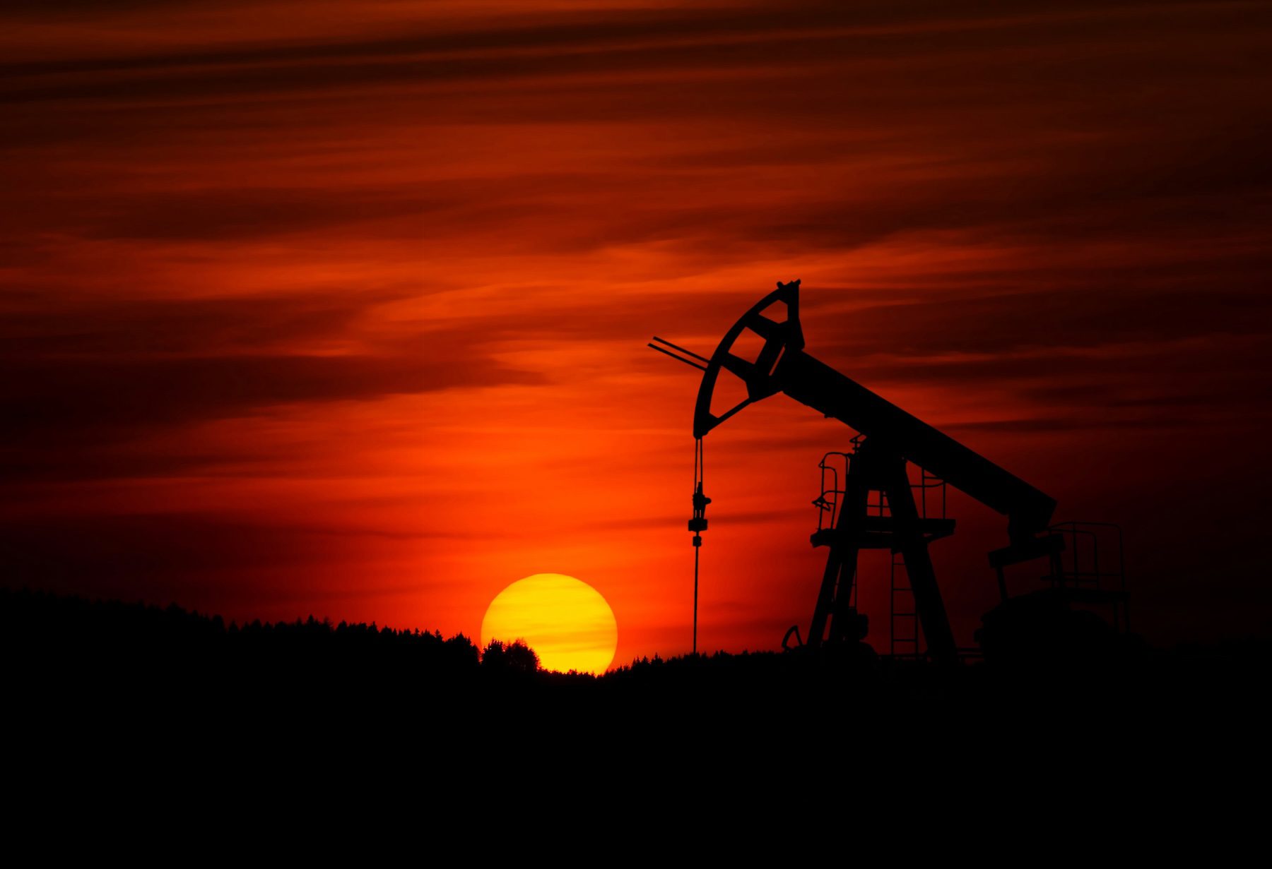 10 Strategic Moves for Renewables and EV Industries Amid the Oil Crisis