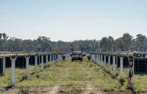 One of Australia’s first solar and battery hybrid projects reaches financial close, confirming big shift in market