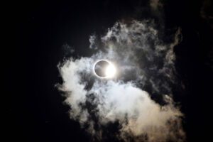Networks brace for solar eclipse that threatens to cut power generation by 9.7 GW