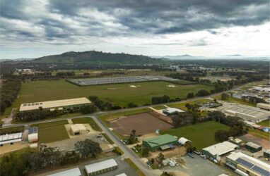 State utility buys stake in new big battery, locks in November construction start